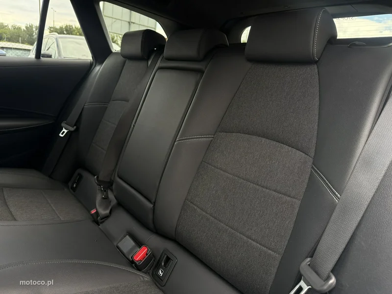 Toyota Corolla E210 33