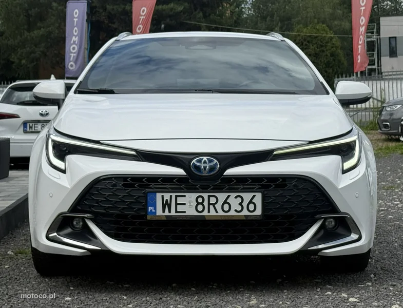 Toyota Corolla E210 5