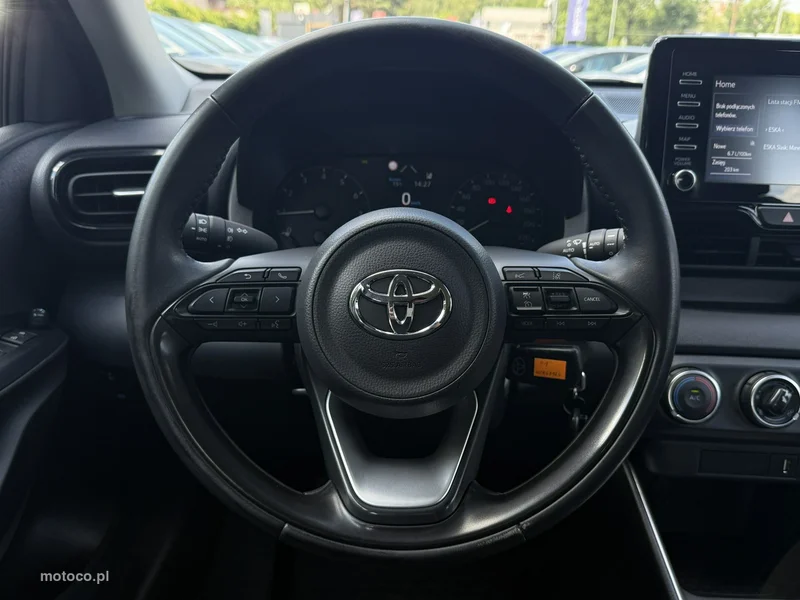 Toyota Yaris XP210 16