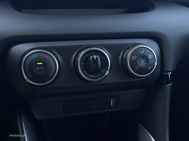 Toyota Yaris XP210 26