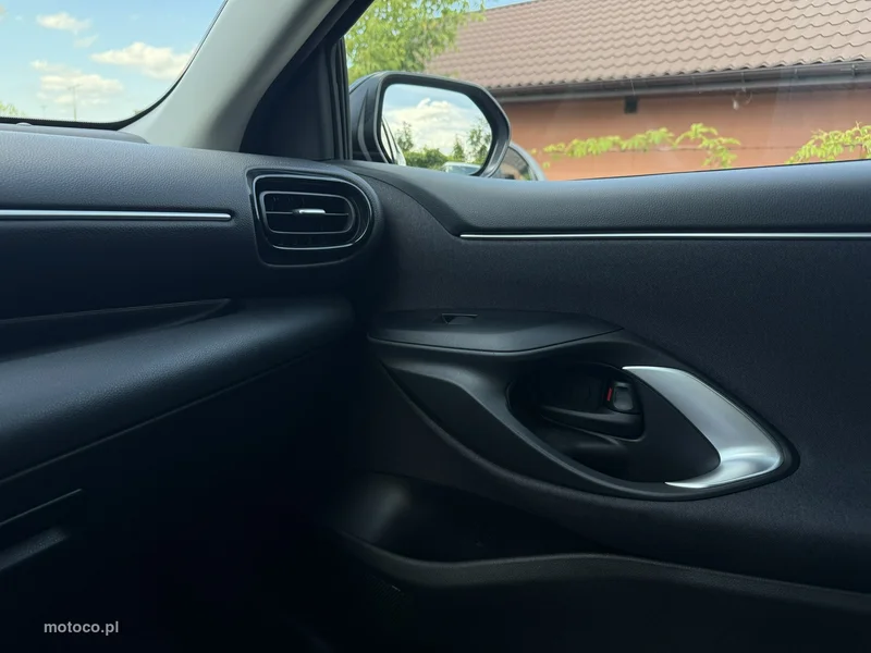 Toyota Yaris XP210 27