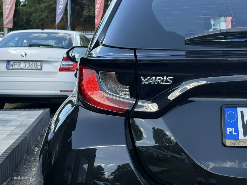 Toyota Yaris XP210 10