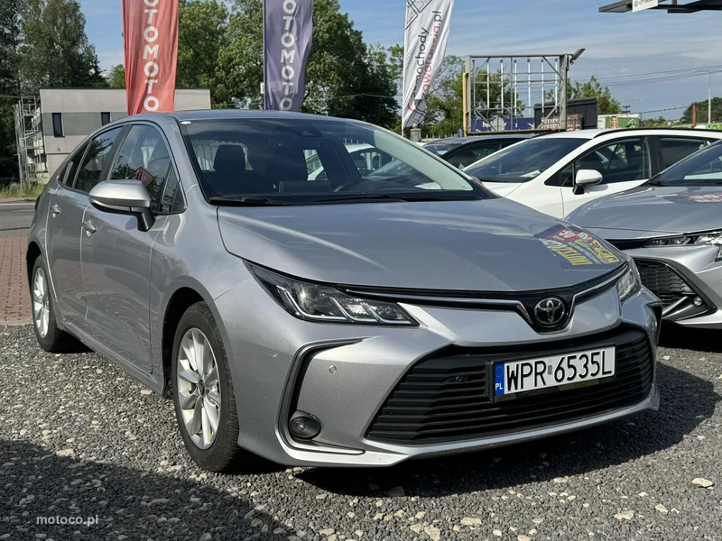 Toyota Corolla E210 2