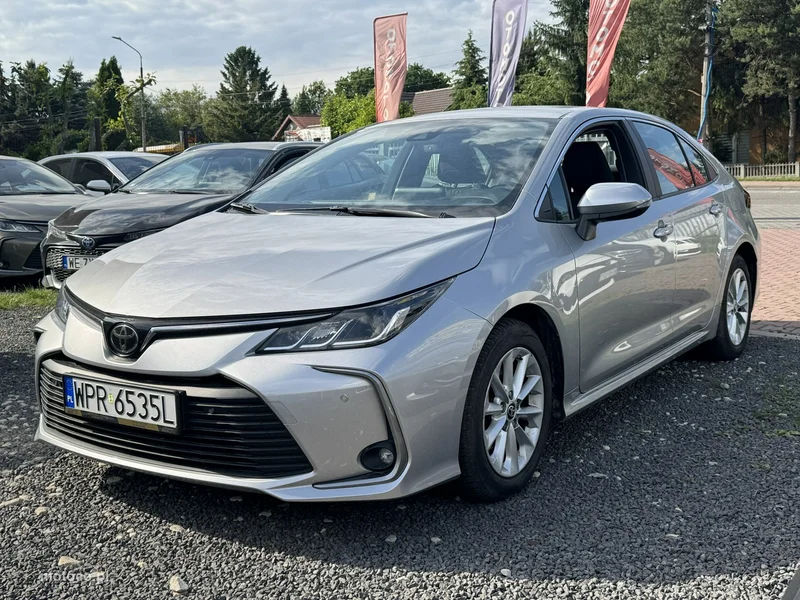 Toyota Corolla E210 3