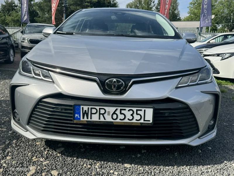 Toyota Corolla E210 6