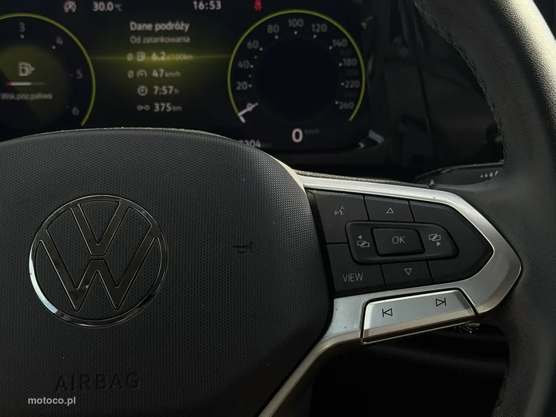 Volkswagen Golf VIII 17