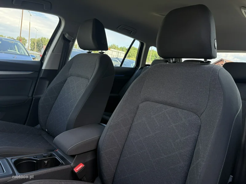 Volkswagen Golf VIII 12