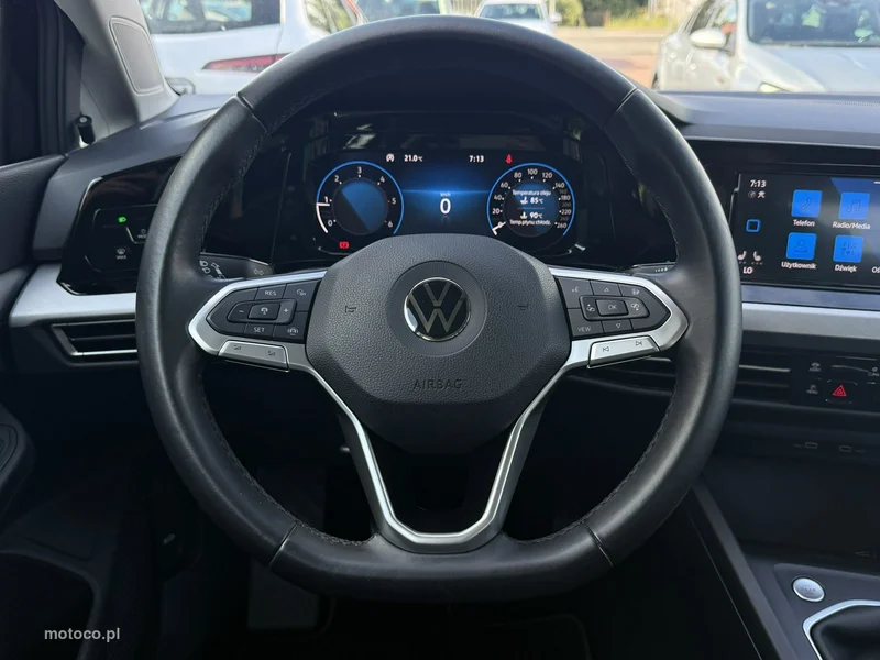 Volkswagen Golf VIII 17
