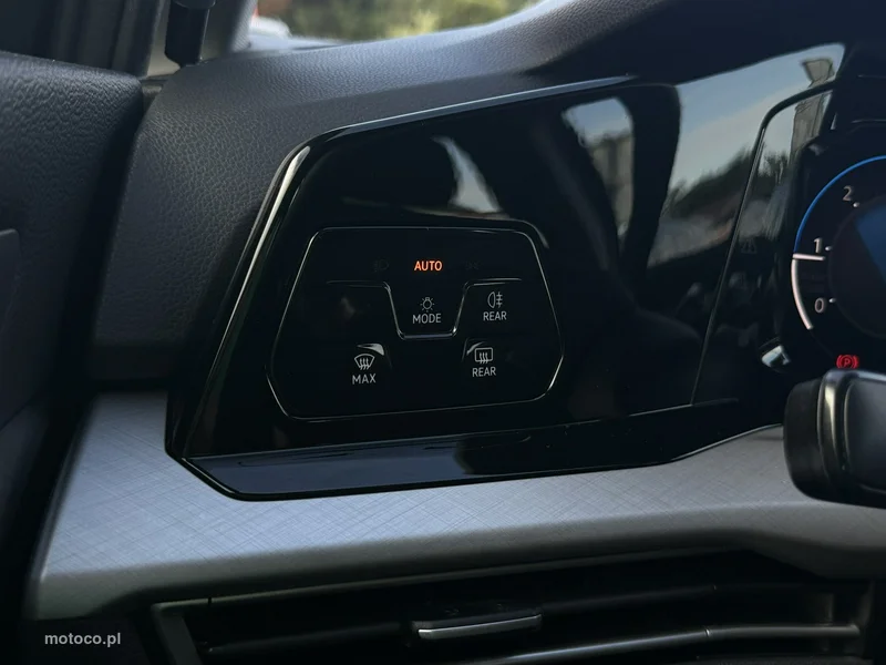 Volkswagen Golf VIII 33
