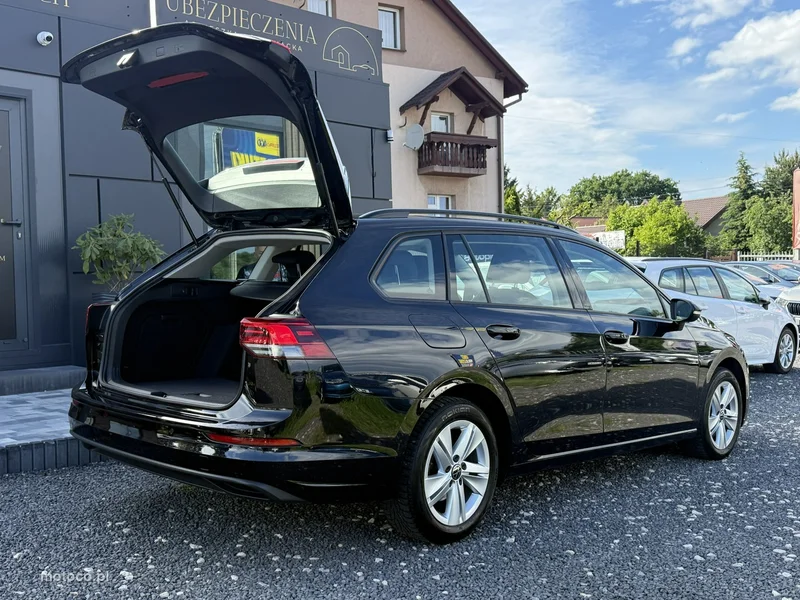 Volkswagen Golf VIII 37