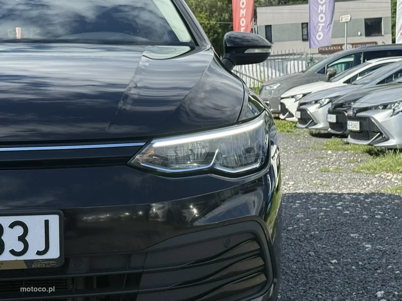 Volkswagen Golf VIII 5