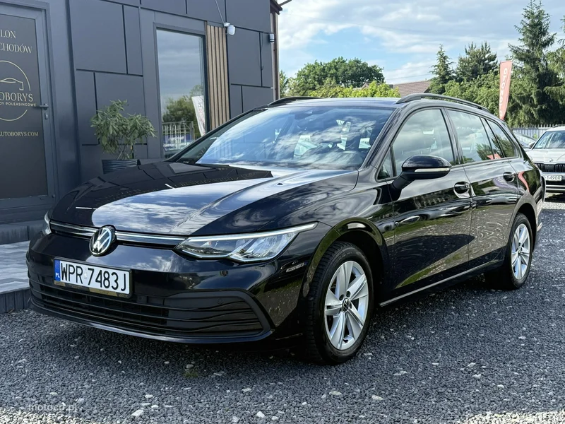 Volkswagen Golf VIII 6