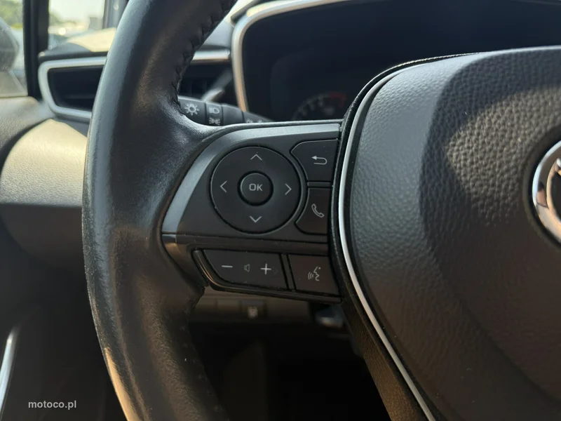 Toyota Corolla E210 13