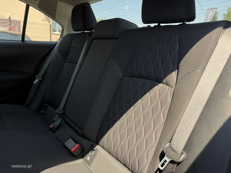 Toyota Corolla E210 10