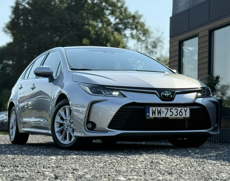 Toyota Corolla E210 2