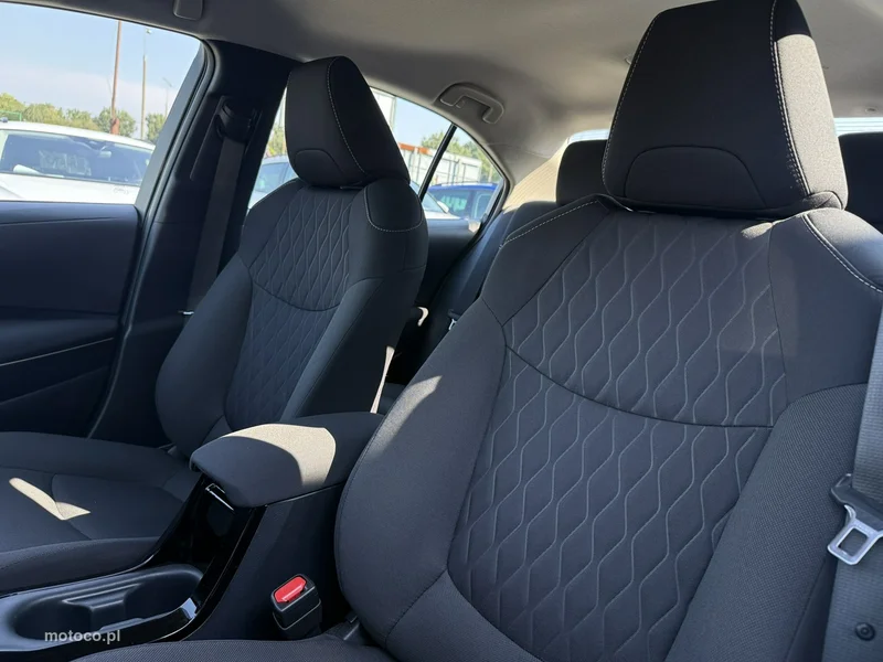 Toyota Corolla E210 11