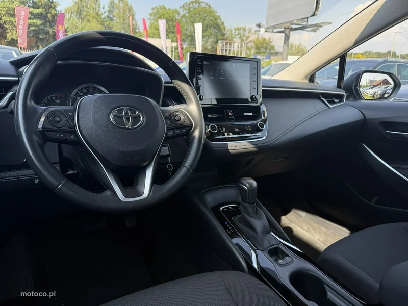 Toyota Corolla E210 14