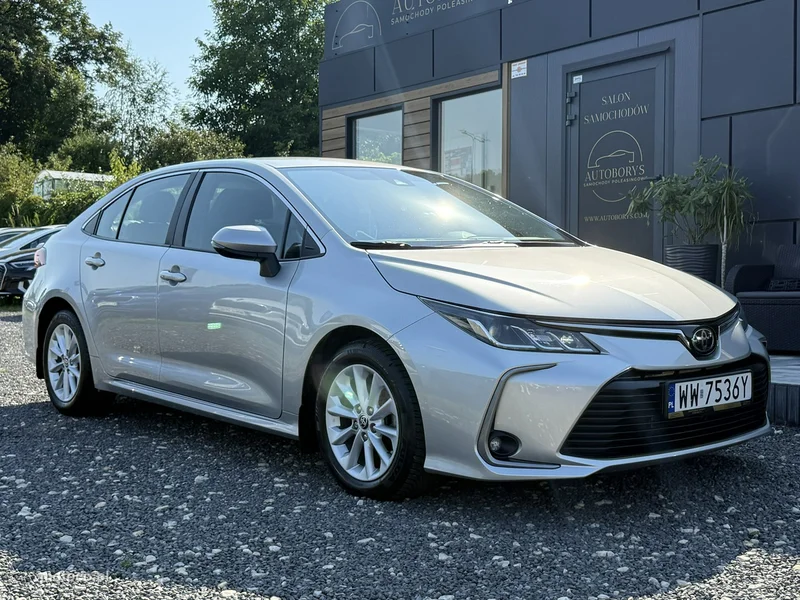 Toyota Corolla E210 3