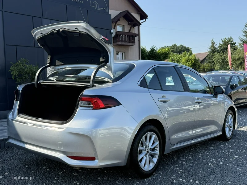 Toyota Corolla E210 32