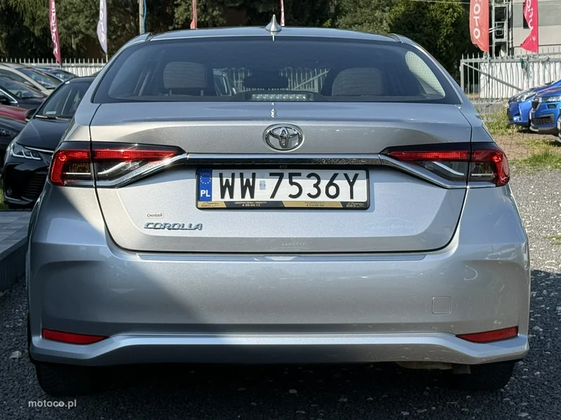 Toyota Corolla E210 8