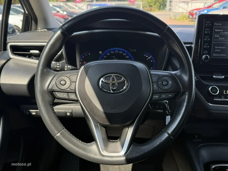 Toyota Corolla E210 16