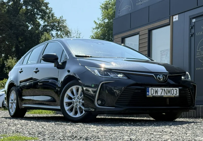 Toyota Corolla E210 3