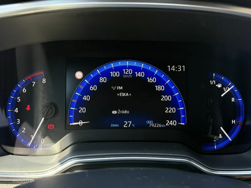 Toyota Corolla E210 21