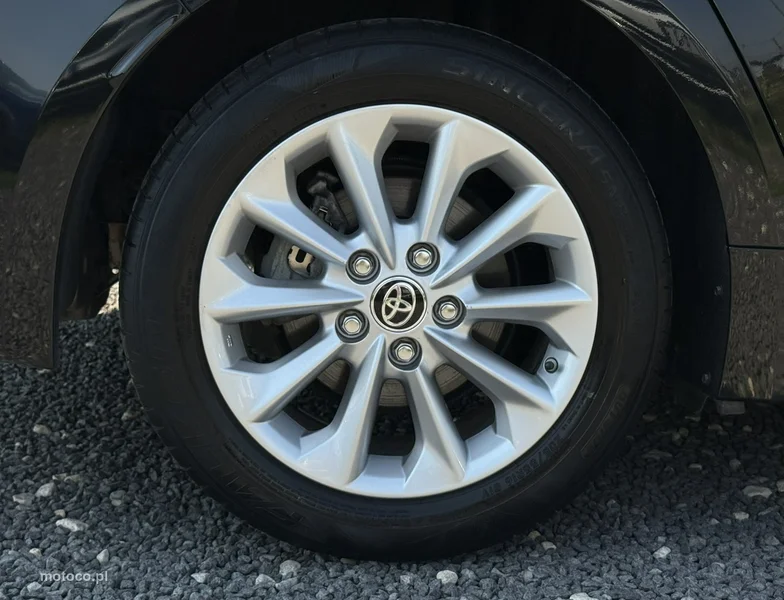Toyota Corolla E210 32