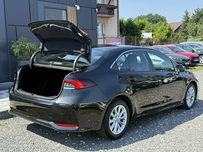Toyota Corolla E210 33