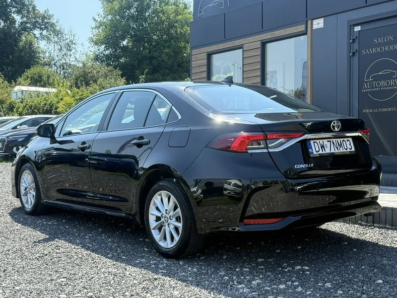 Toyota Corolla E210 8