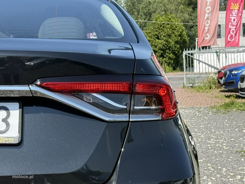 Toyota Corolla E210 10