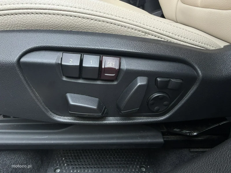 BMW X1 F48 11