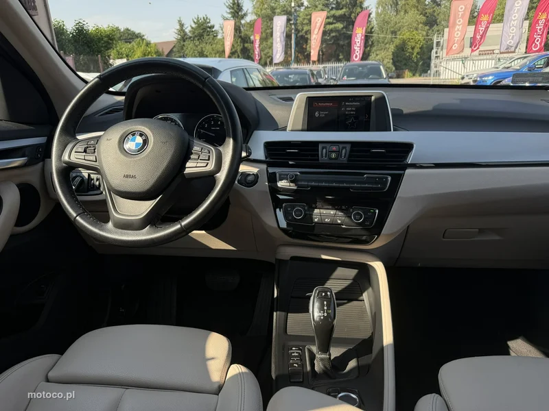 BMW X1 F48 13