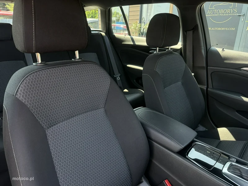 Opel Insignia B 12