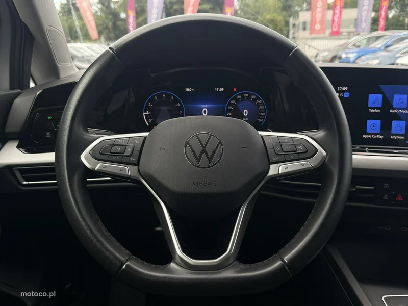Volkswagen Golf VIII 12