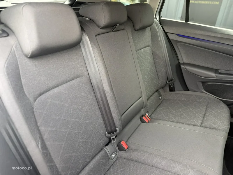 Volkswagen Golf VIII 27