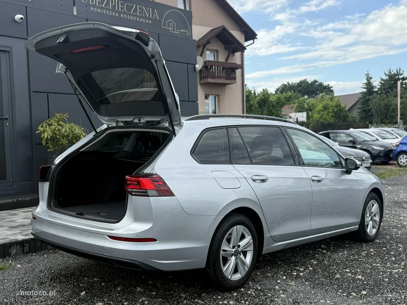 Volkswagen Golf VIII 28
