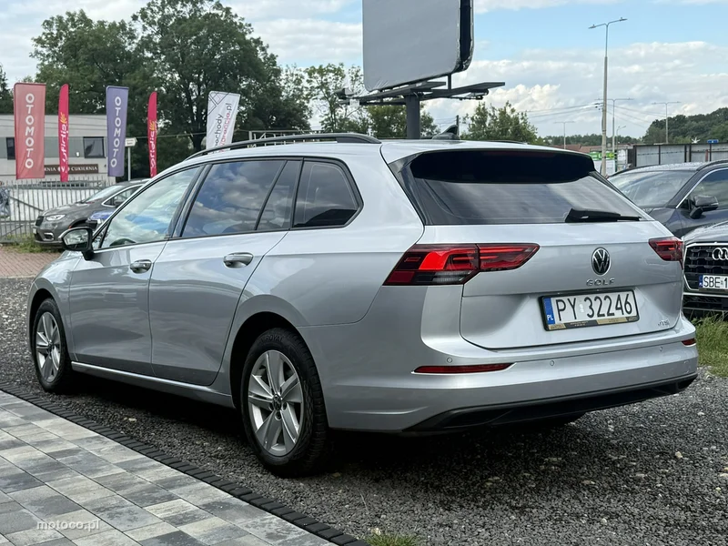 Volkswagen Golf VIII 5