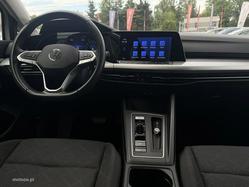 Volkswagen Golf VIII 9