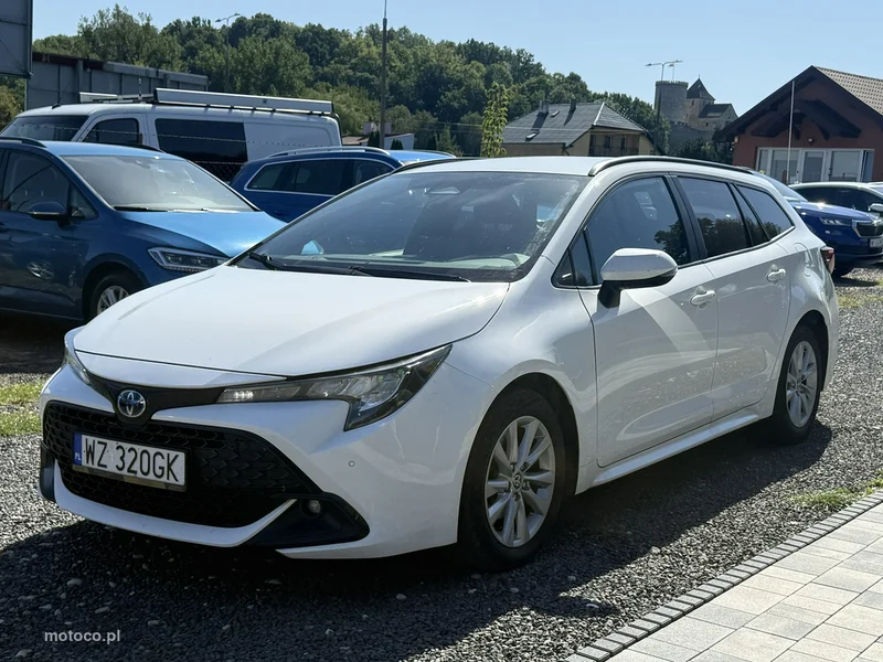 Toyota Corolla E210 4