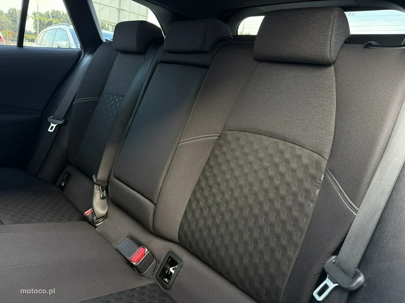 Toyota Corolla E210 31