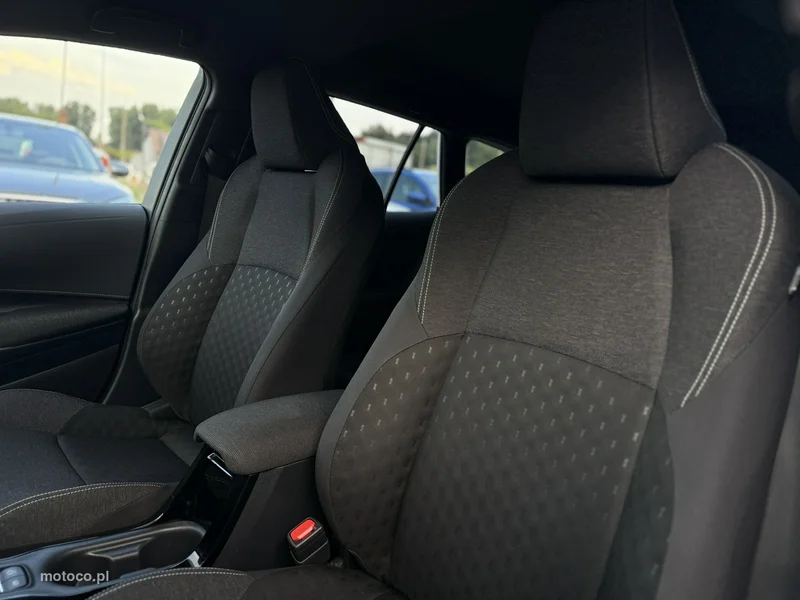 Toyota Corolla E210 8