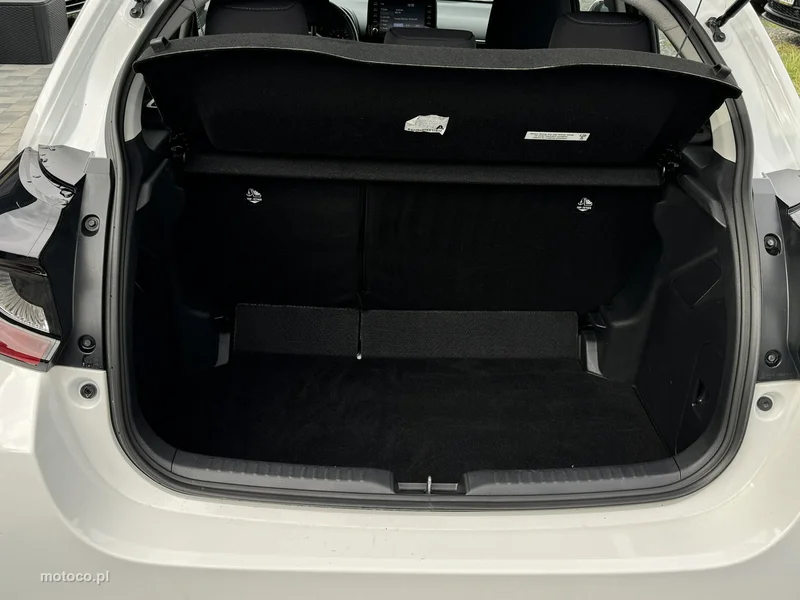 Toyota Yaris XP210 15