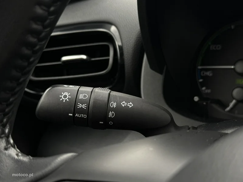 Toyota Yaris XP210 23