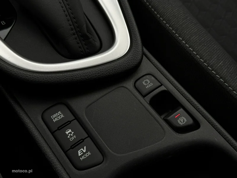 Toyota Yaris XP210 27