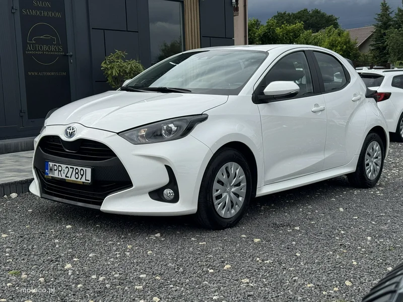 Toyota Yaris XP210 9