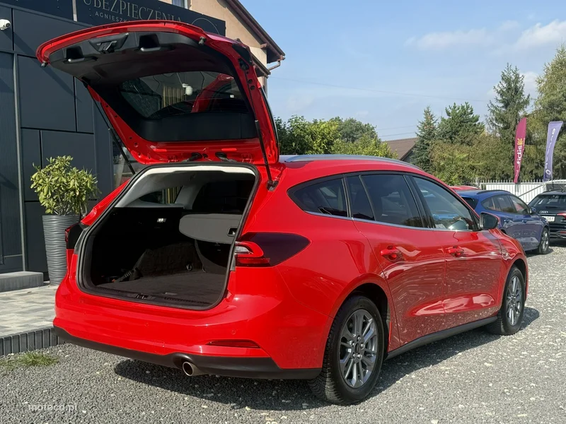 Ford Focus IV 32