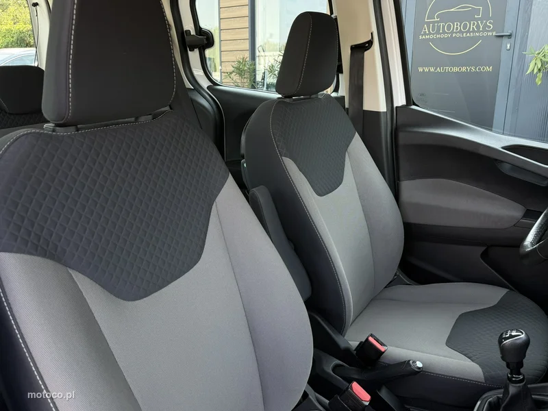 Ford Tourneo Courier 11
