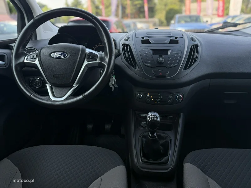 Ford Tourneo Courier 12