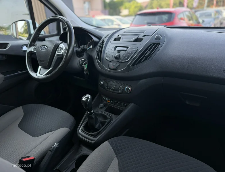 Ford Tourneo Courier 13